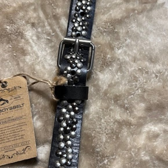 NWT Women\'s Black Leather Cowboy Belt w/Gunmetal Studs and Buckle Size 95 main image 4